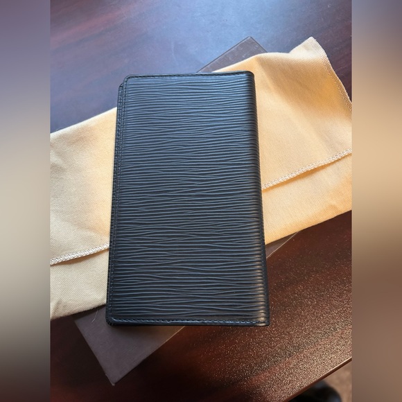 FULL INCLUSION - Authentic Louis Vuitton Black Epi Leather Pocket Agenda Cover - Picture 3 of 14